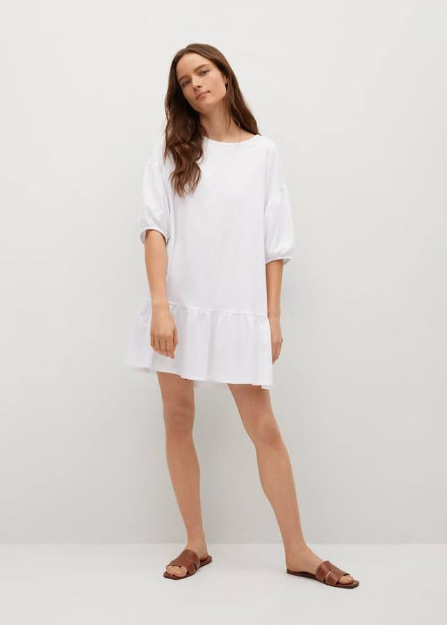 Minifestido de manga francesa con cuello redondo y volante en el bajo, de Mango (15,99 €).