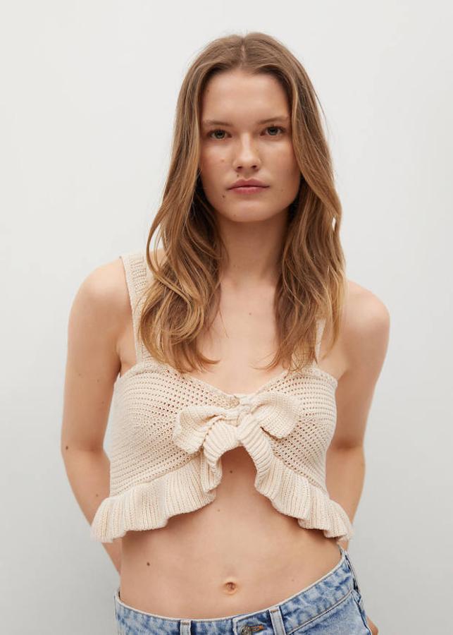 Top de ganchillo de tirantes fino con detalle frontal de lazo, de Mango (19,99 €).