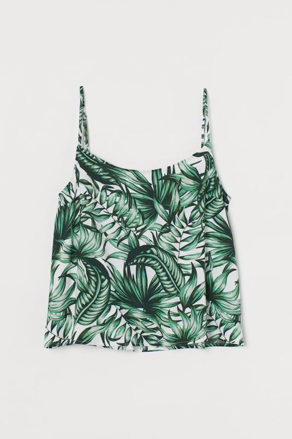 Top recto en viscosa vaporosa con tirantes finos ajustables, de H&M (9,99 €).