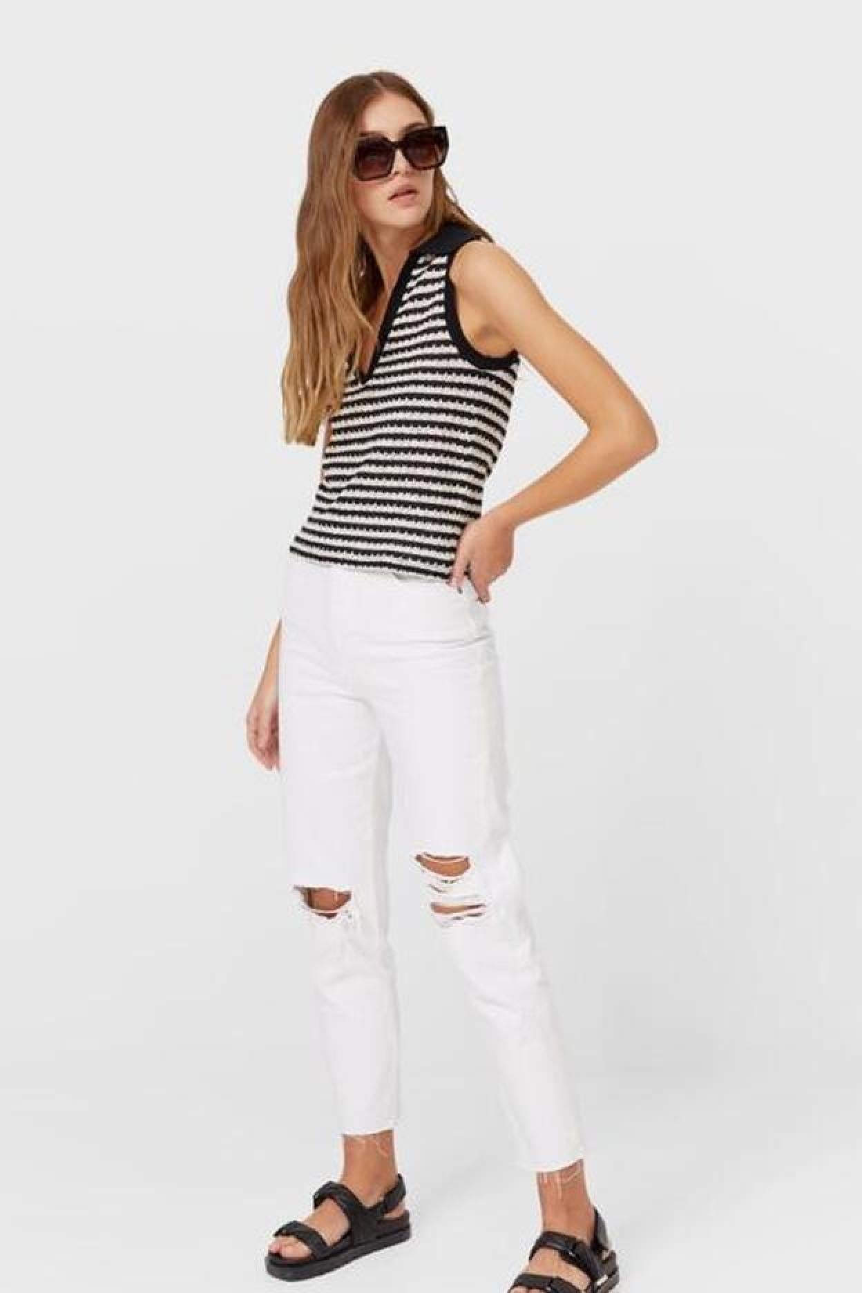 Pincha en la imagen para descubrir las camisetas de Zara que te van a solucionar más de un look y cuestan menos de 8 euros.