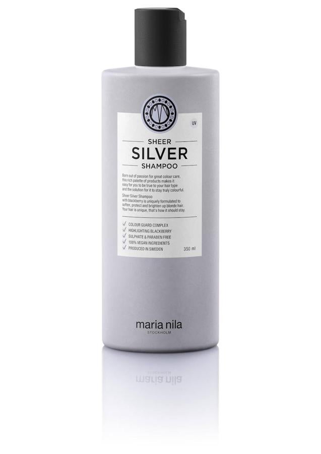 La gama Sheer Silver con pigmento violeta está enriquecida con extracto de mora que ayuda a matizar el color del cabello, aportando brillo y fuerza a la estructura capilar. Colour Guard Complex protege el cabello teñido y no cuenta con sulfatos ni con parabenos. (24 euros)