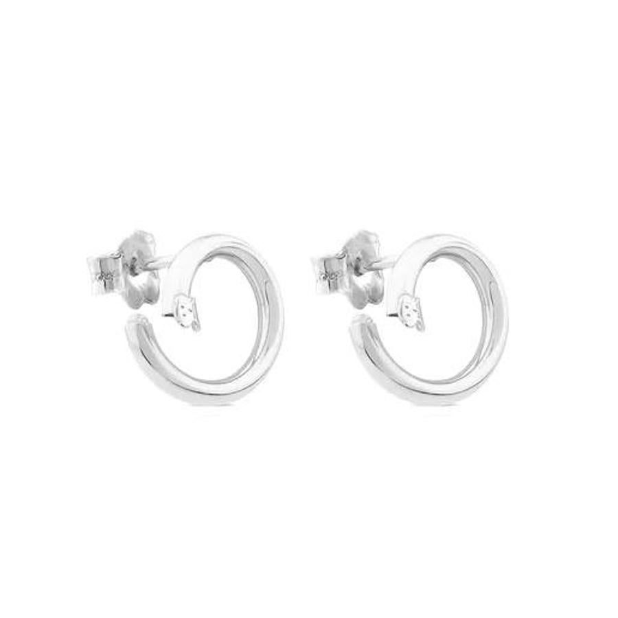 Tous nos demuestra que cualquier joya se puede personalizar, incluso unos pendientes. Se trata de unos aros a los que puedes añadir colgantes o medallas. En plata cuestan 40 €.