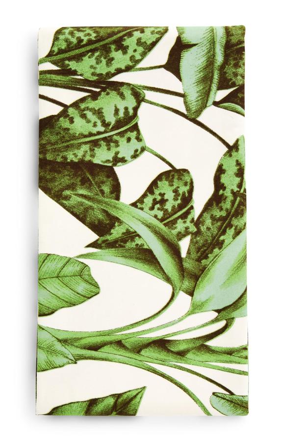 Este mantel encerado, perfecto para mesas de exterior, pondrá una nota de color genial a tus comidas de verano. Cuesta 9 euros en Primark Home.