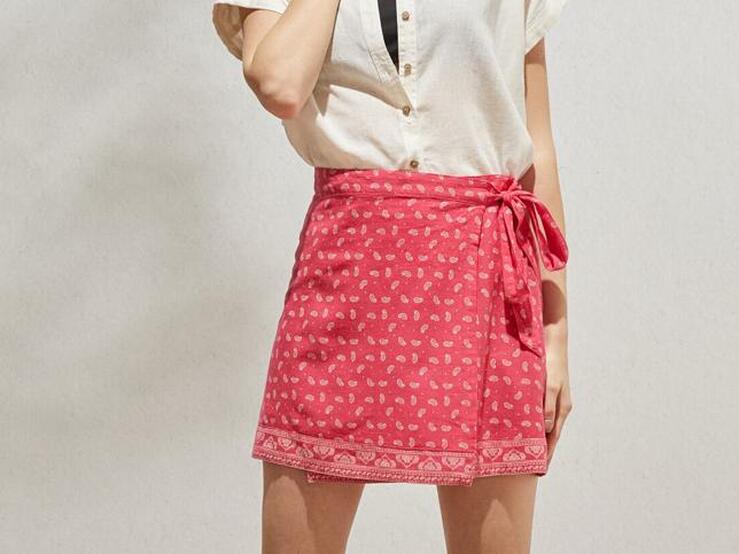 Fotos: Si quieres hacerte con la prenda estrella del verano, no te pierdas estas 12 faldas pareo que conquistan el street style porque son cómodas y hacen tipazo