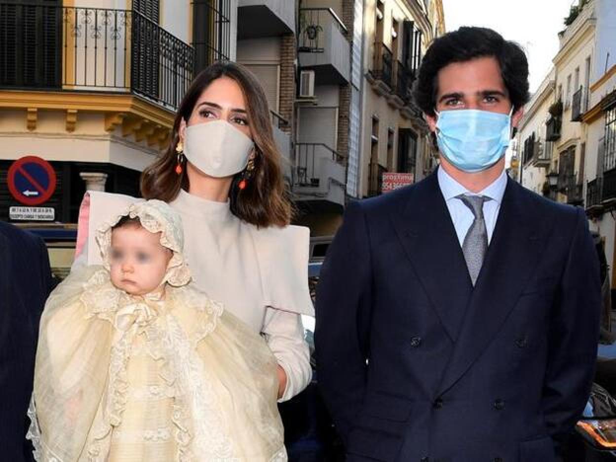 Pincha en la foto para descubrir todos los looks de los invitados a la boda de Belén Corsini y Carlos Fitz-James Stuart.