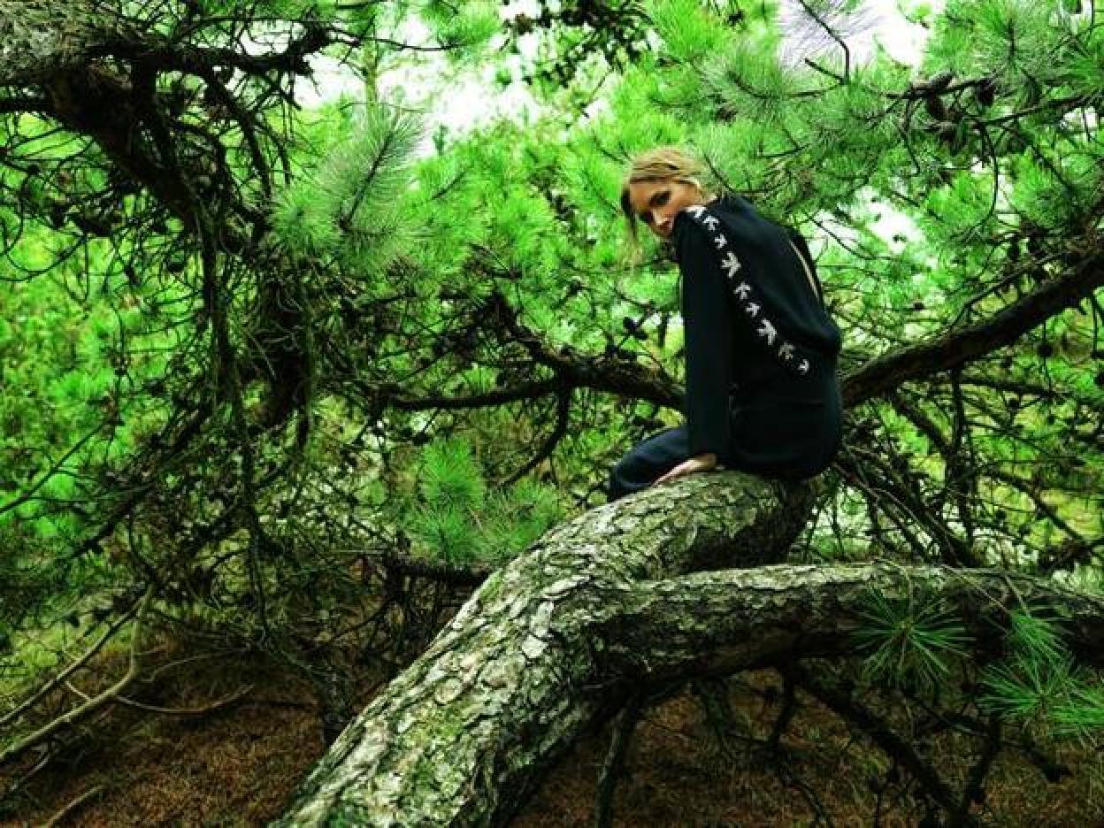 Nina Persson ha pasado de ser una famosa cantante en su grupo The Cardigans a profesora de Trabajo de Desarrollo Artístico en un conservatorio de Copenhague. Pincha para ver famosos con un pasado que te sorprenderá.