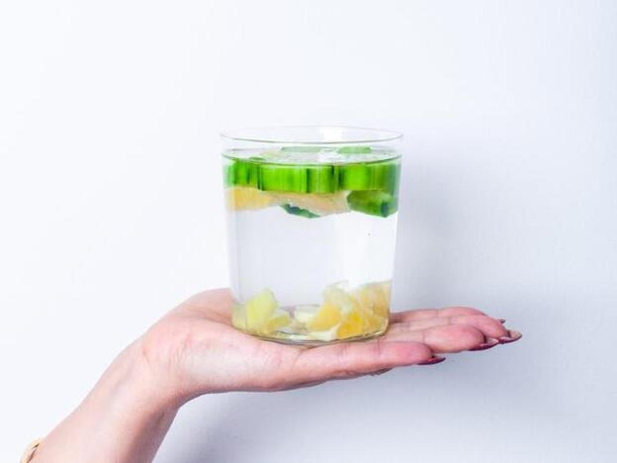 Pincha para ver 7 dietas detox que deshinchan y que son perfectas para después del verano.