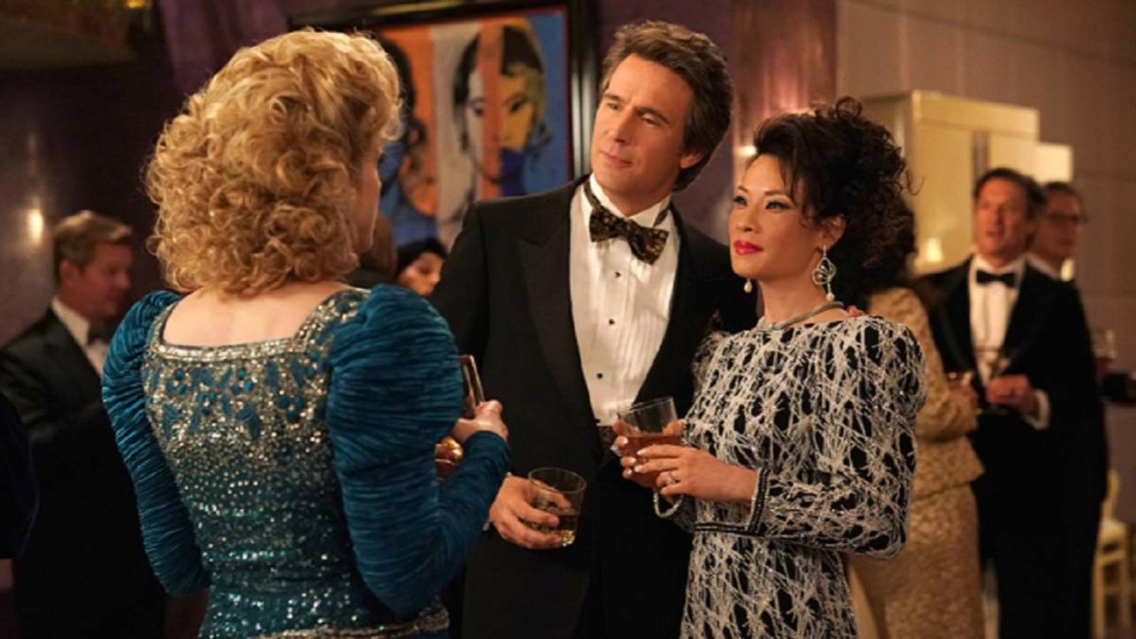 Por qué matan las mujeres. Temporada 2. HBO. 4 de junioUna ama de casa de los años sesenta, una mujer de la alta sociedad de los ochenta y una abogada de 2018. Tres mujeres de diferentes épocas que lidian con infidelidades en sus matrimonios. La serie cuenta cómo ha cambiado el papel de la mujer, pero cómo su reacción a la traición sigue siendo la misma.