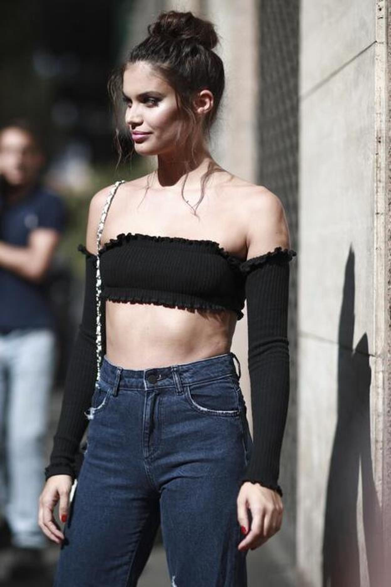 Haz click en la imagen para descubrir 9 protectores solares para la cara y el cuerpo que podrás encontrar en farmacias.