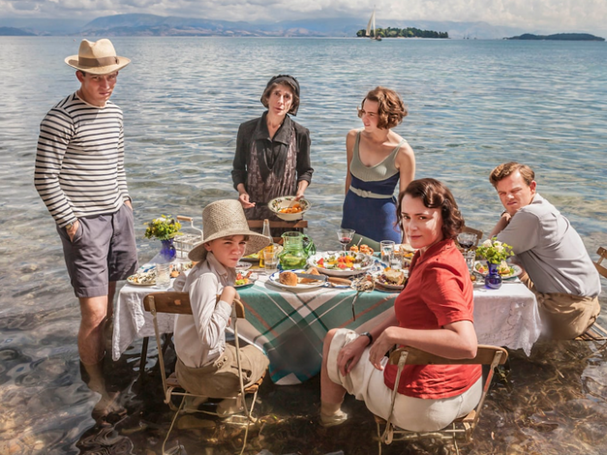 La serie de ‘Los Durrell’ inspira bondad, magia y buen rollo. Pincha para ver las mejores seríes que se estrenaron esta temporada.