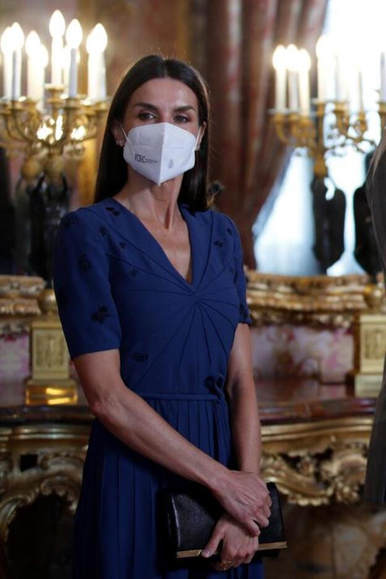 Pincha en la foto para ver los mejores champús de cebolla y copiar el truco de la melena perfecta de la Reina Letiiza.