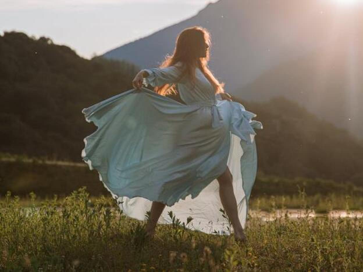 En premenopausia no tienes síntomas de perimenopausia o menopausia; o, en todo caso, son mucho menos acusados. Picha para ver una selección de cremas antiedad para comprar de forma rápida y online.