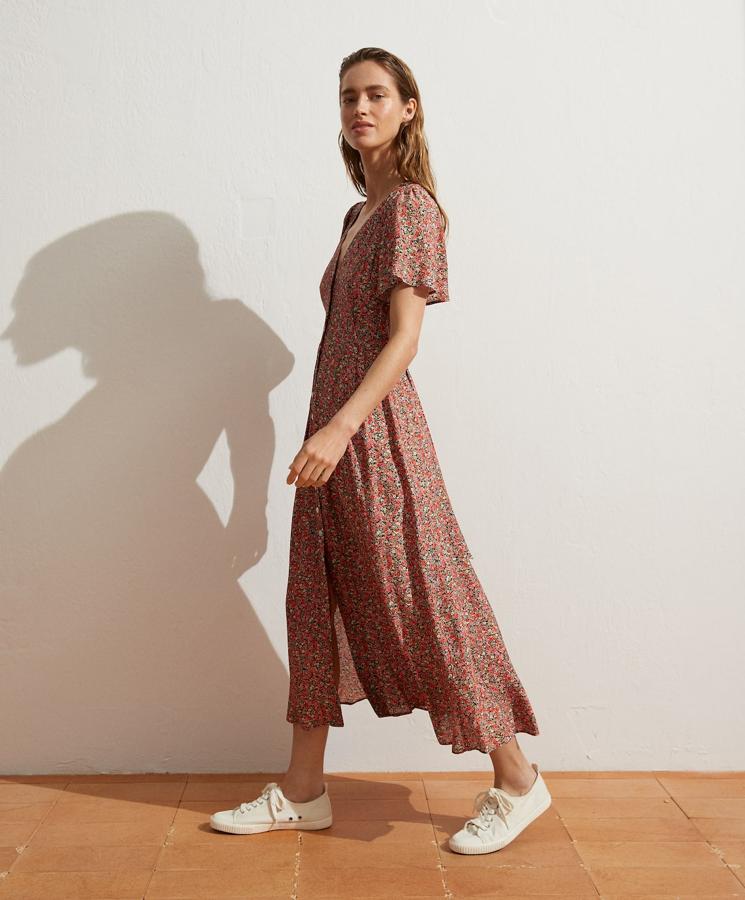Vestido abotonado con estampado de flores de Oysho (35,99 euros)