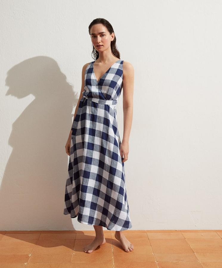Vestido con estampado de cuadros de Oysho (39,99 euros)