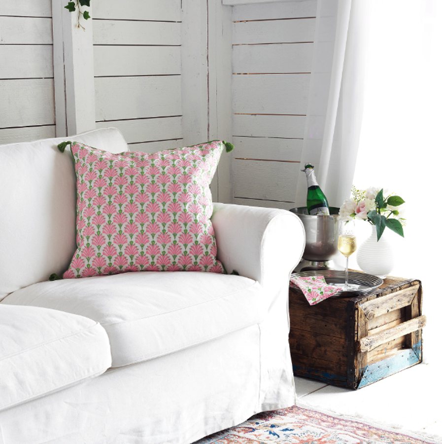 Los cojines INBJUDEN (6 euros en IKEA).