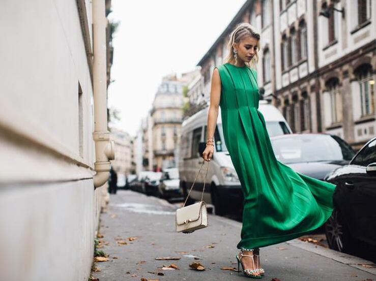 Fotos: La colección cápsula de Massimo Dutti que solo puedes comprar online y viene con vestidos y faldas lisos que van a elevar tus looks al instante