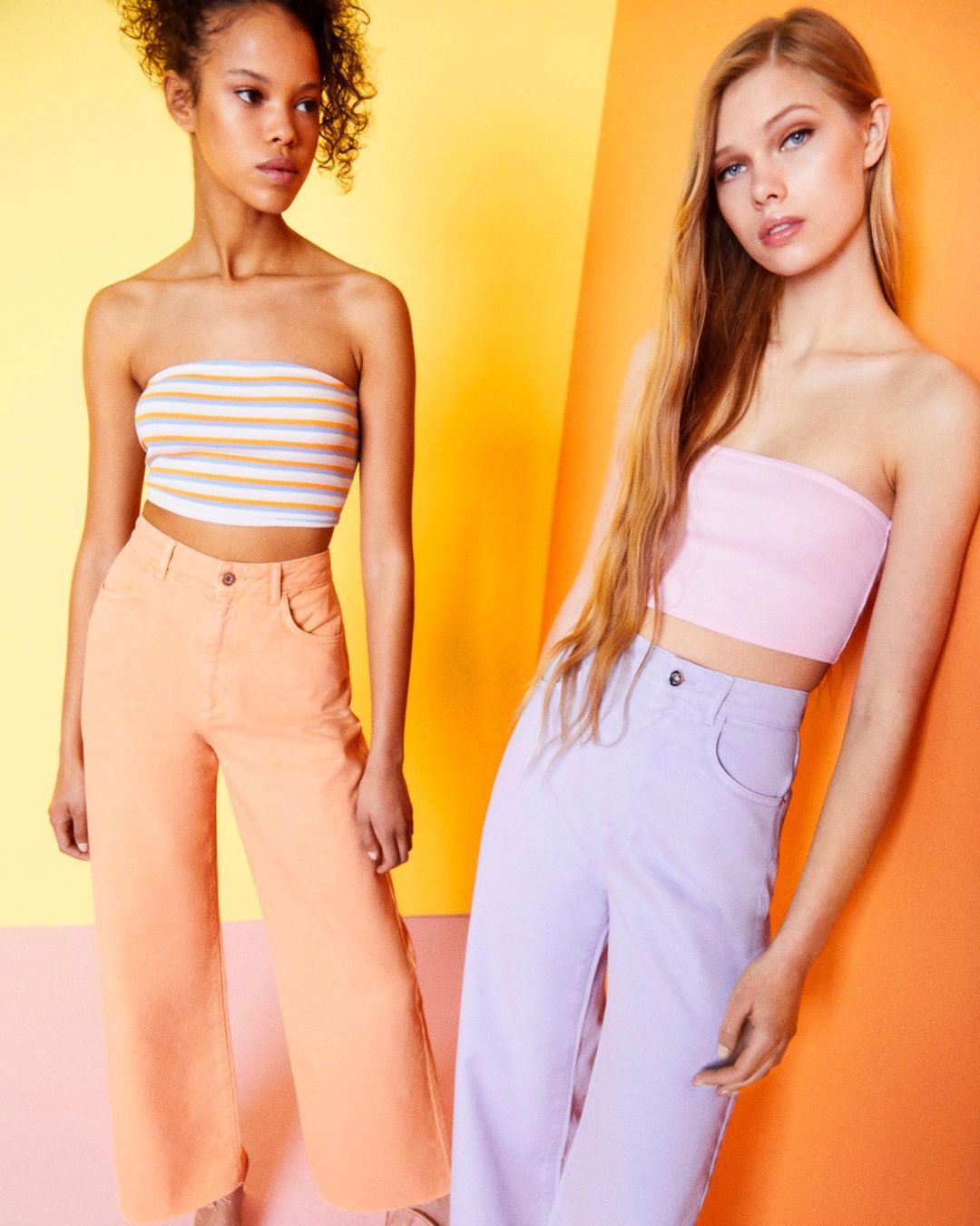 Pincha en la imagen para descubrir siete crop tops atados a la cintura que están arrasando esta primavera porque sientan de maravilla.