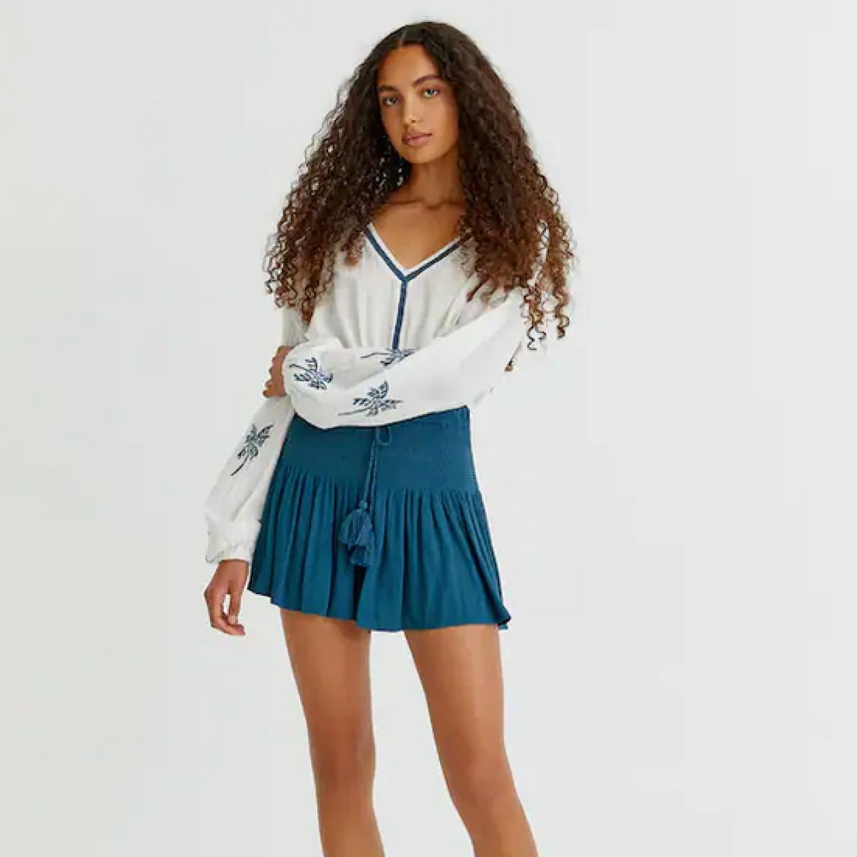 Pincha en la imagen para descubrir los tops lenceros perfectos para lucir tipazo y que puedes combinar con todos tus vaqueros.