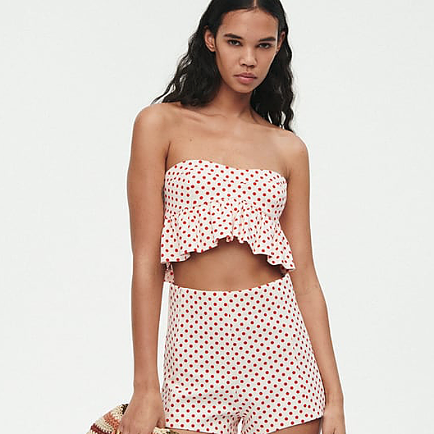 Top corsé de lunares de la nueva colección de Zara.