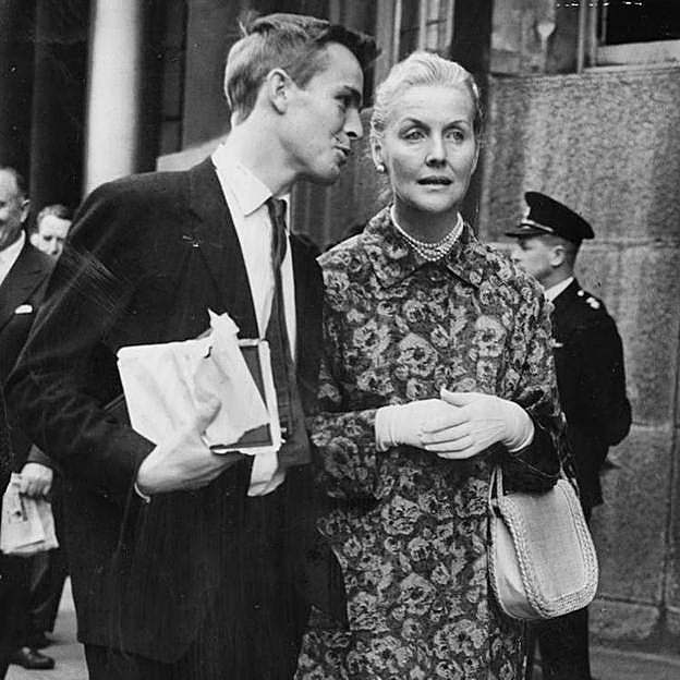 Diana Mindfor y su hijo Max Mosley.