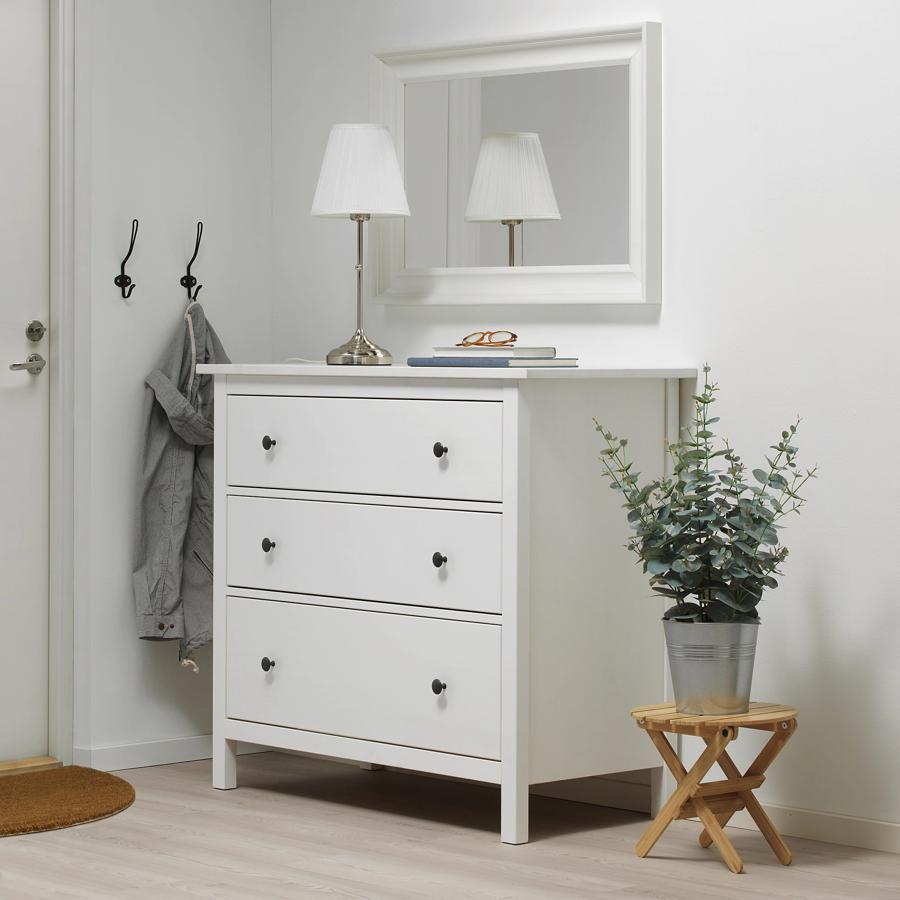 Los eucaliptos duran bastante tiempo, pero si te apetece contar con una opción en maceta, apuesta por este de Ikea. Cuesta 20 euros y podrás añadirlo en cualquier rincón.