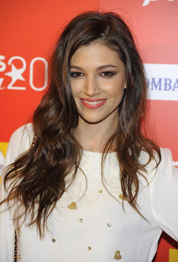 Tras su paso por 'Física o Química', Úrsula fue dejando crecer su pelo y lució una melena XL que versionó añadiendo algunas mechas para aclararla.