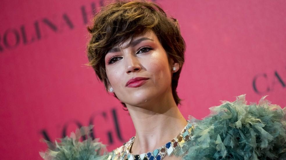 Del bob con flequillo recto al pixie rubio platino: Estos son todos los cambios de look con los que se ha atrevido Úrsula Corberó