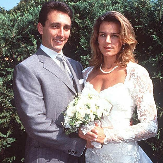 Estefanía de Mónaco y Daniel Ducruet se casaron en 1995, tras llevar juntos desde 1990 y tener dos hijos en común.. Un año más tarde se divorciarían.
