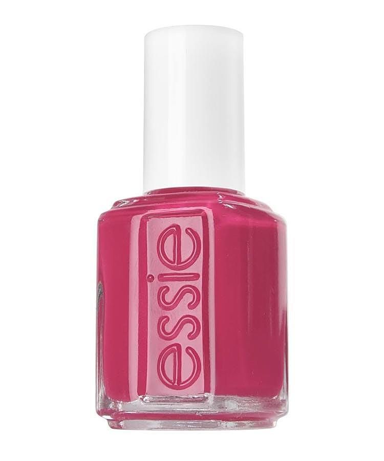 La combinación de fucsia con azul eléctrico será una de las más demandadas este verano, en palabras de Rita Remark, Global Lead Educator de essie. Y este tono sandía será uno de los que más veremos tanto para manicuras como para pedicuras que, además, no pasa de moda. (11,95 euros) 