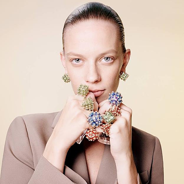 Imagen principal - Las marcas de joyas más originales y elegantes que necesitas conocer si quieres hacer tu estilo único