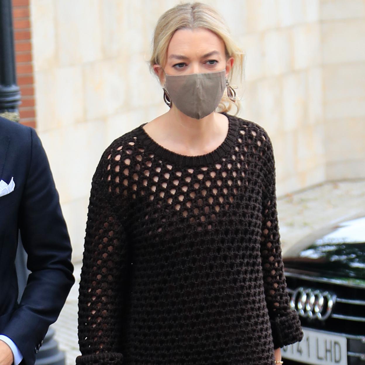 Pincha en la imagen para descubrir los 10 looks icónicos de Zara que Marta Ortega llevó antes que nadie.