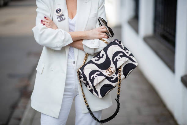 Las influencers nos inspiran para crear una maleta de vacaciones perfecta