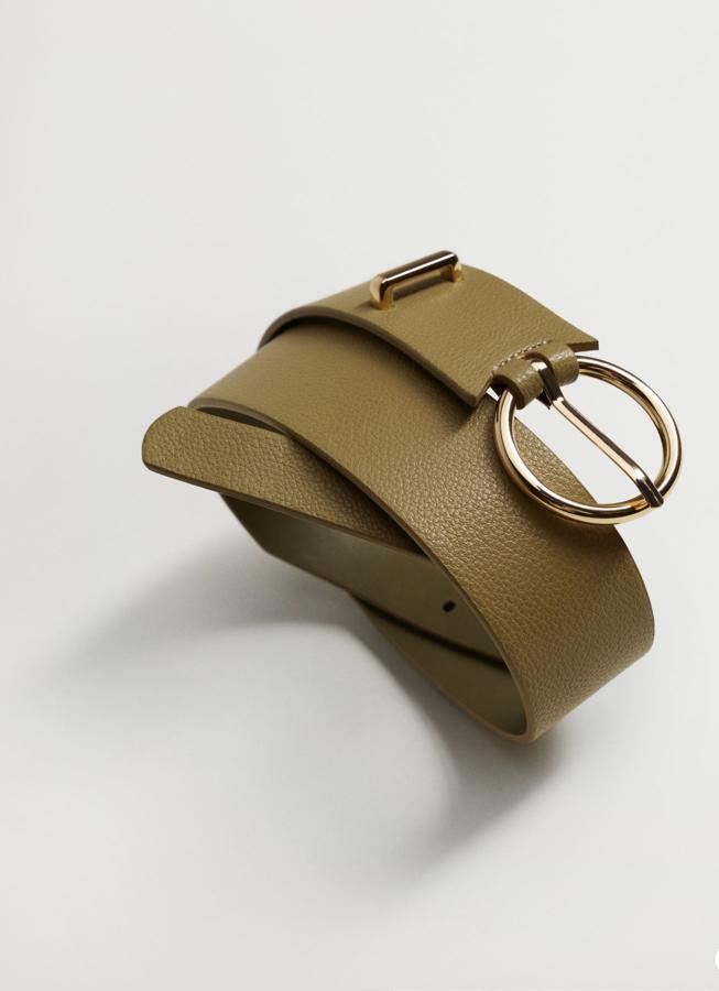 Este cinturón verde, de estilo fajín y con hebilla redonda tiene un precio rebajado de 9,99 euros (antes 15,99 euros).