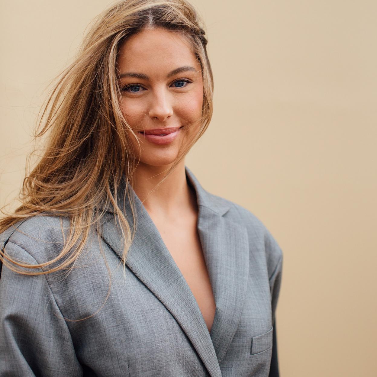 Pincha en la imagen para descubrir los diez mejores champús morados que las rubias necesitan en vacaciones.