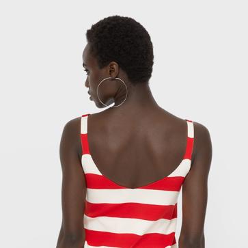 Imagen secundaria 1 - De tirantes y con un tejido ligero que sienta de maravilla, este vestido de rayas promete arrasar.