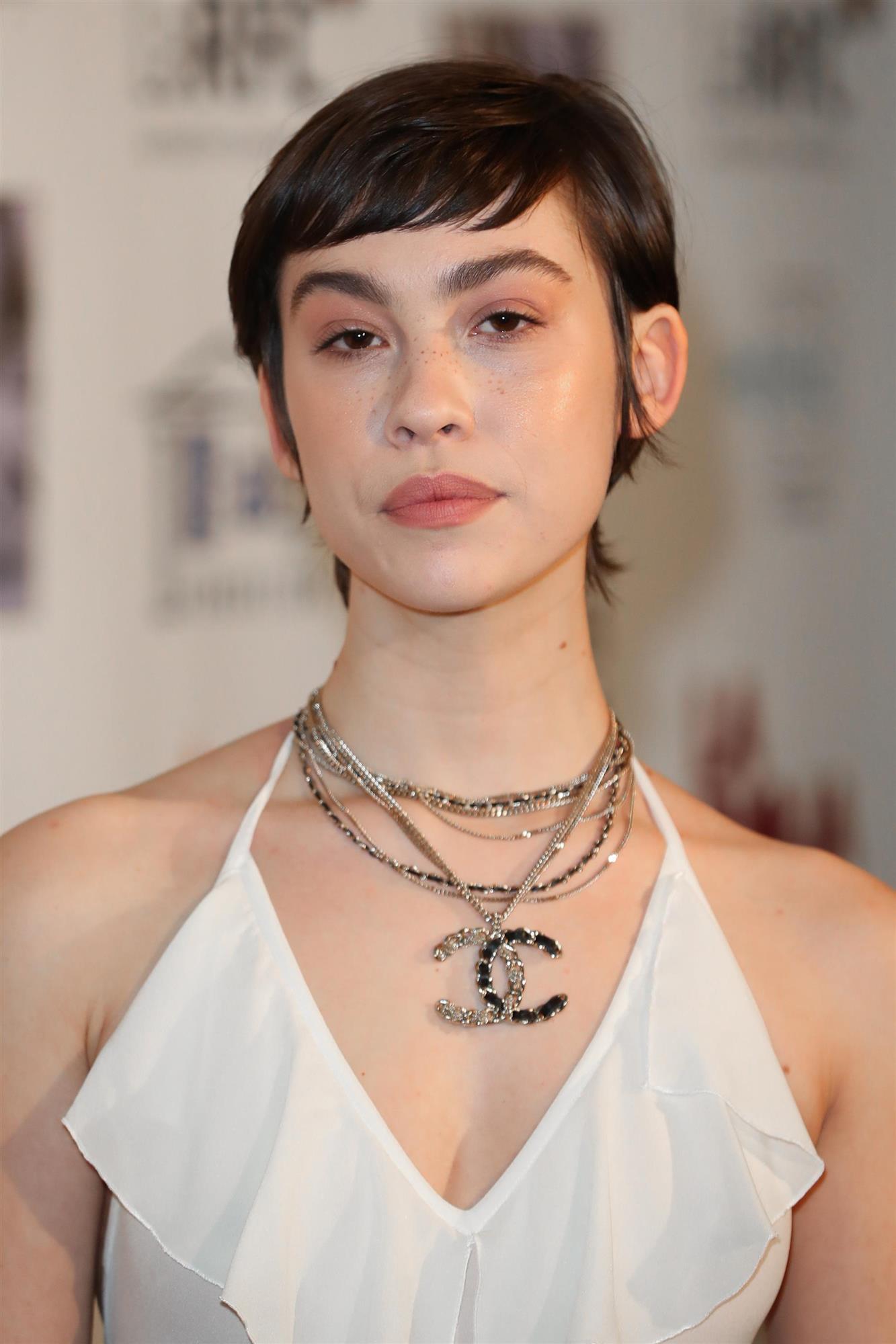 ¿Necesitas un cambio radical? La respuesta es el pixie cut y no el que te puedes imaginar de de otors años, sino que está actualizado en distintas texturas: lisos, ondas o rizado. Estos peinados extra cortos siguen presentes y muchas de las celebrities lo llevarán a partir de septiembre. 