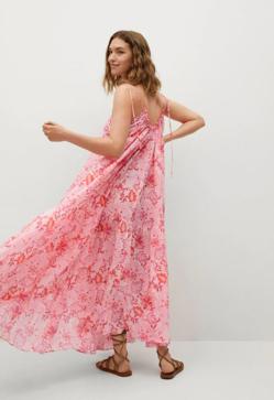 Imagen secundaria 2 - El vestido de Chufy x Mango está rebajado a 59.99 euros.