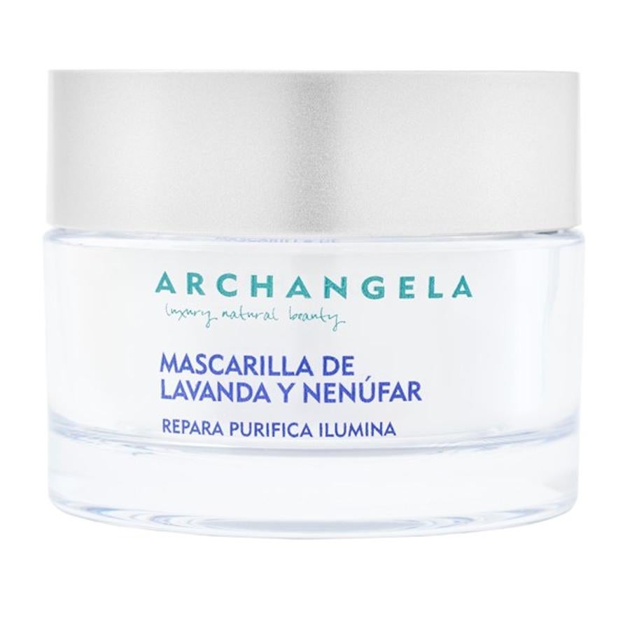 La mascarilla hidratante de lavanda y nenúfar de Archangela (en Very Coqueta) potencia los mecanismos naturales de hidratación de manera profunda y duradera. Además actúa como una cura reparadora para la piel fatigada o apagada, proporcionando descanso y luz de inmediato (39 euros).