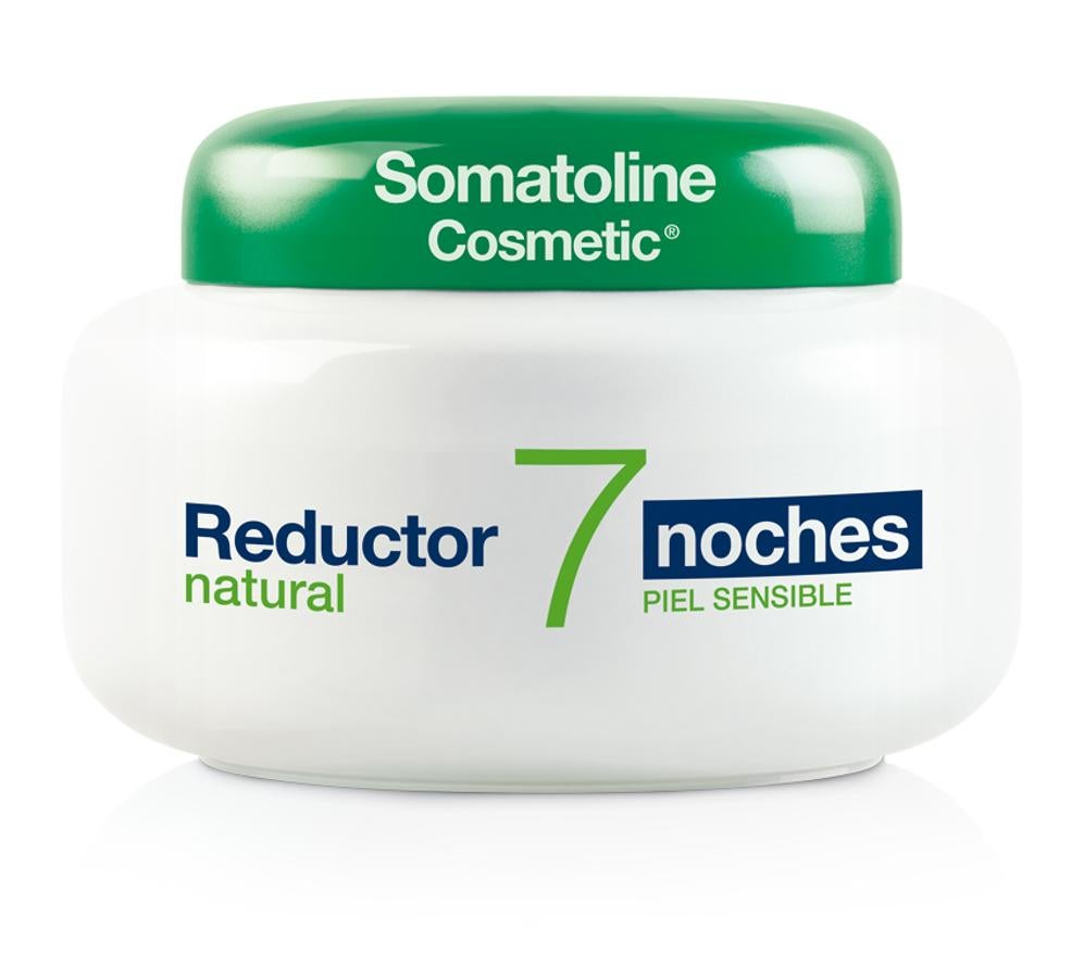 Somatoline Cosmetic Reductor 7 Noches Natural es un tratamiento de adelgazamiento ultra intensivo con un 95% de ingredientes de origen natural, como la sal marina y el extracto de abedul. Además, tiene lavanda, para reducir mientras duermes con un aroma muy relajante (49,90 euros)