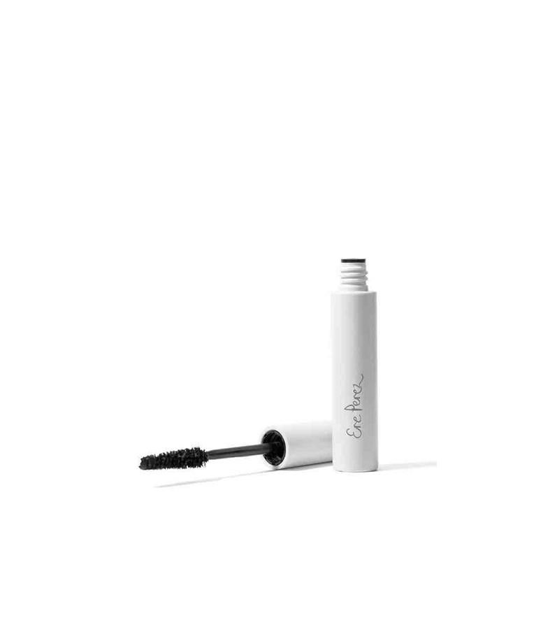 Puede ser que esta marca, Ere Perez, no te suene mucho, pero en otros países está teniendo gran impacto por los ingrediente utilizados. En este caso, la máscara de pestañas tiene aceite de aguacate, en otras palabras, estimula el crecimiento, regenera y fortalece las pestañas. Por cierto, soporta lluvia, agua... 26 euros. 