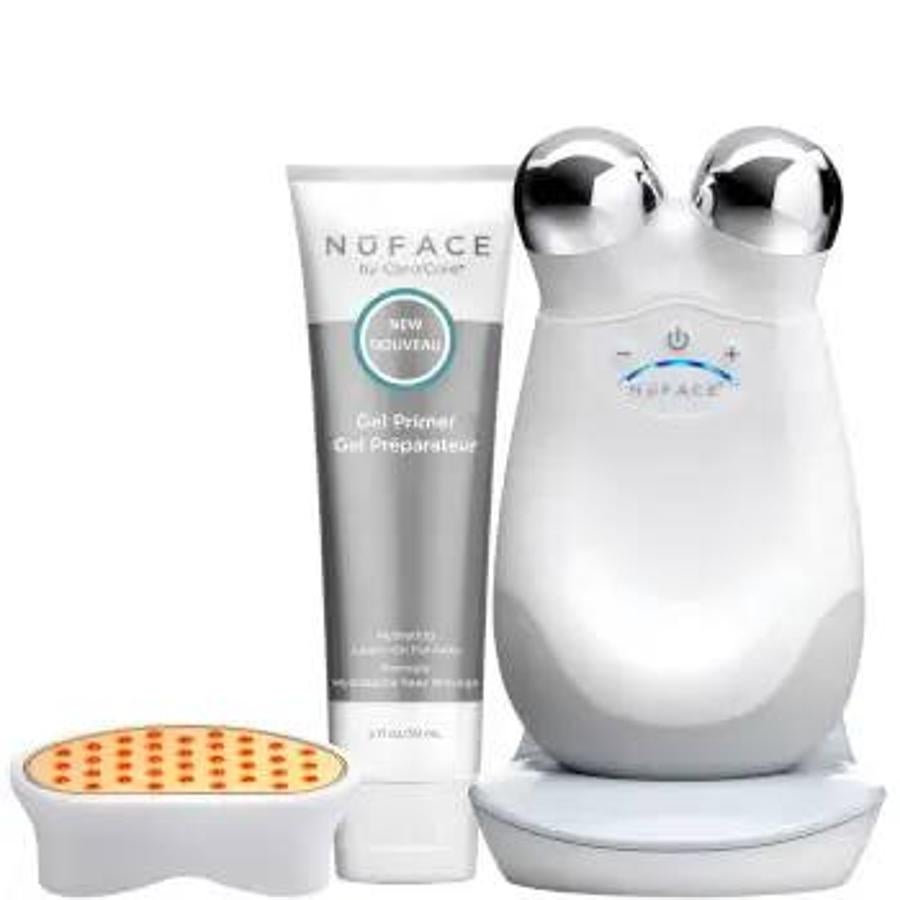 Usa las microcorrientes para un efecto 'lifting' con un máximo de 24 horas de duración. Su uso prolongado ayudará a reducir las arrugas, iluminará la piel y definirá el contorno del rostro. 