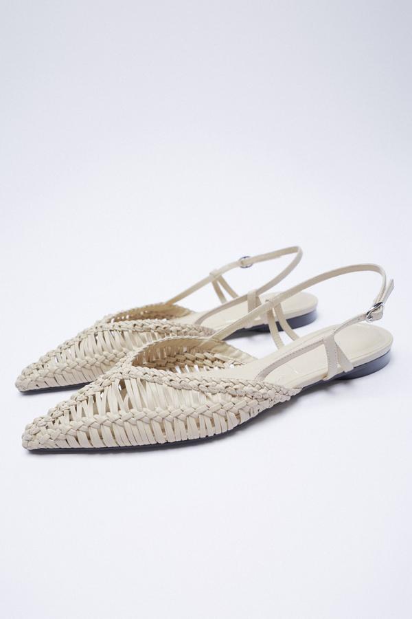 Zapatos planos trenzados de Zara (39,99 euros)