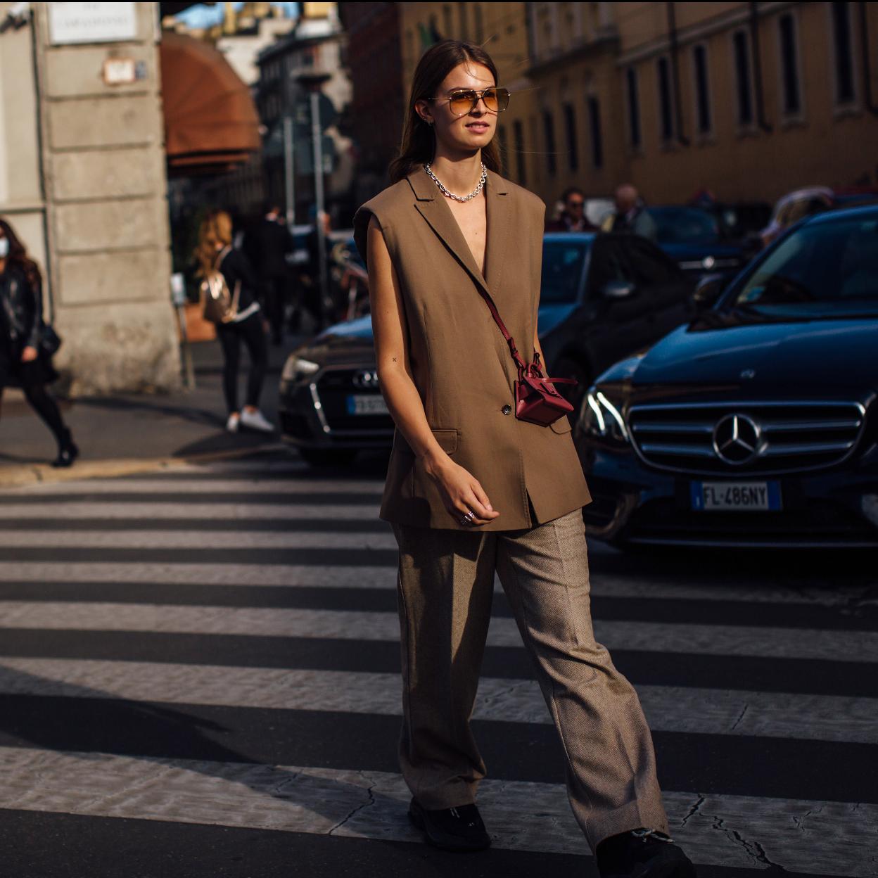Pincha en la imagen para descubrir los pantalones fresquitos y cómodos que te solucionarán el verano. 
