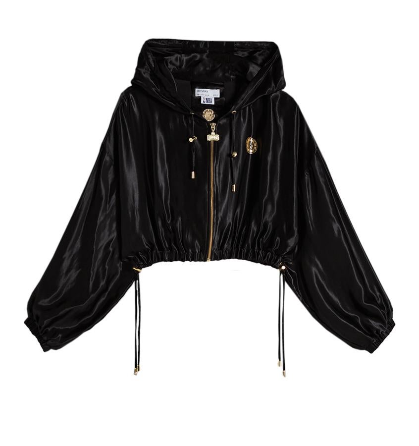 Czadora cropped satinada (45,99 euros).