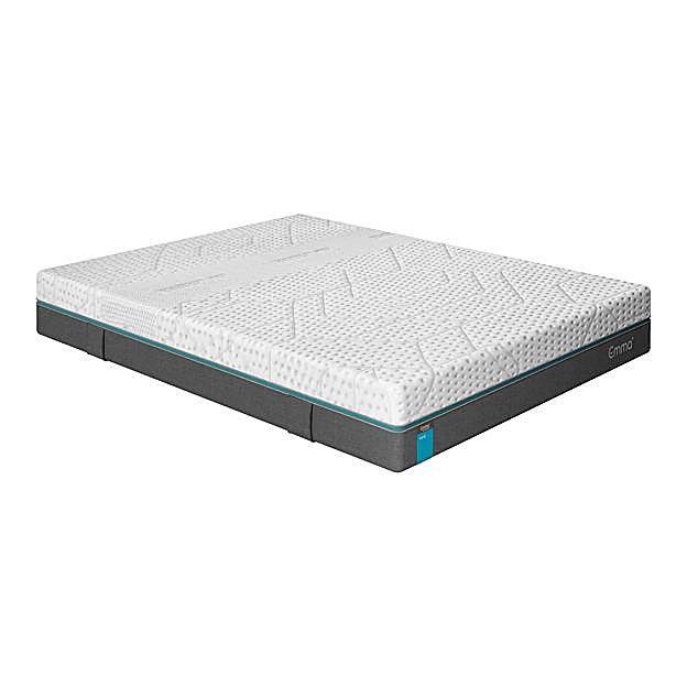 Colchón viscoelástico de EMMA. Precio: 990 euros (antes; 643 euros).