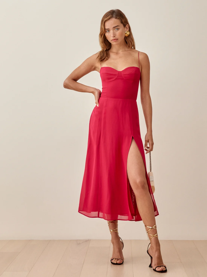 Vestido midi 'Juliette', con abertura en la falda, y cuerpo corsetero.