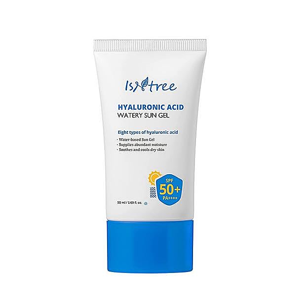 Protección solar antiedad para todo tipo de pieles Hyaluronic Acid Watery Sun Gel de Isntree. (24,95 euros).
