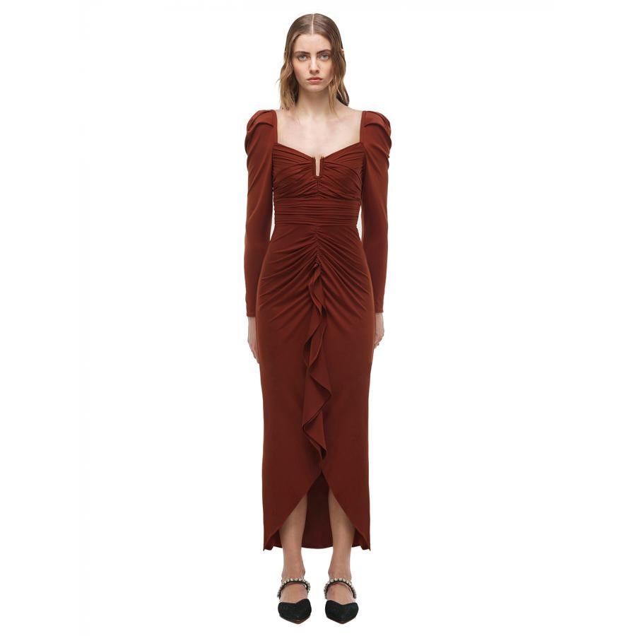 Vestido midi de manga larga con detalles fruncidos, en el tono 'camel'.