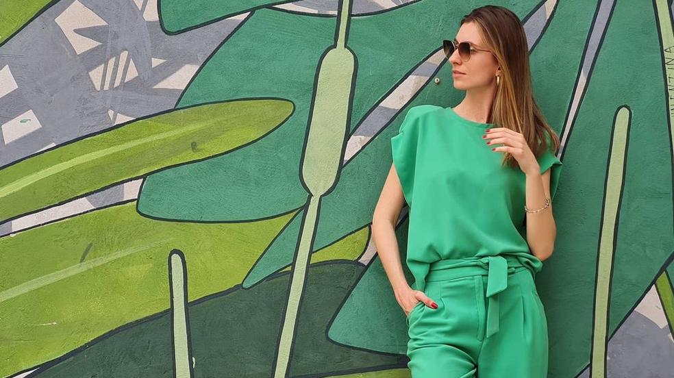 Zara quiere que nos pongamos verdes con faldas, vestidos y pantalones nacidas para elevar todos tus looks