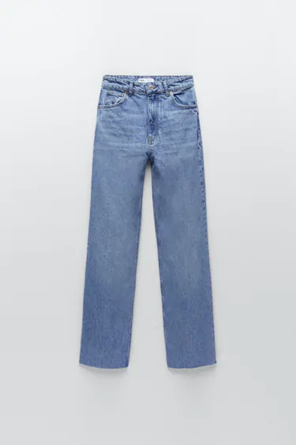 Vaqueros de tiro alto con pernera ancha, efecto lavado.